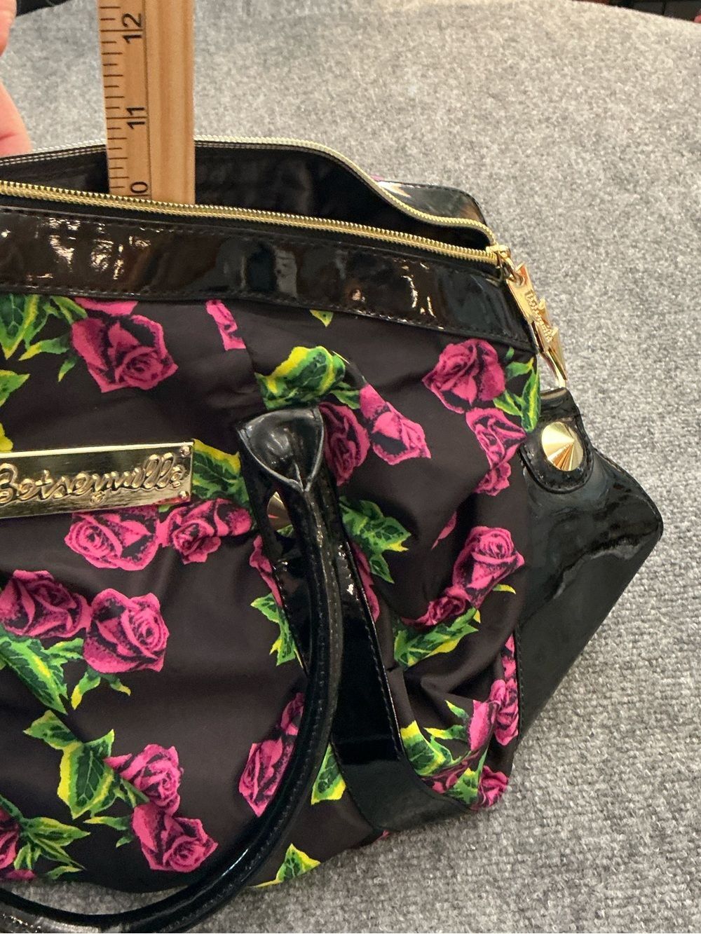 Betsey Johnson Black Floral Shoulder Bag with Pink Roses Betseyville - Picture 7 of 14